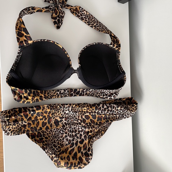 Victoria’s Secret extra push up Lepord bikini size 34 B top - Picture 2 of 3